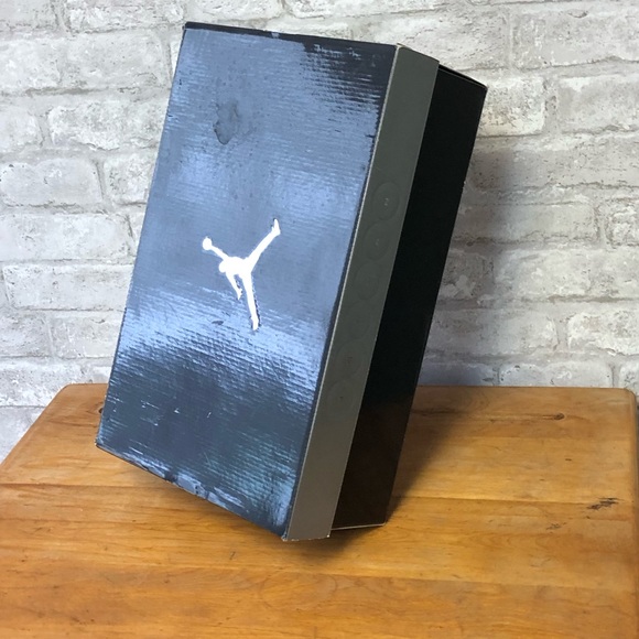 empty jordan box